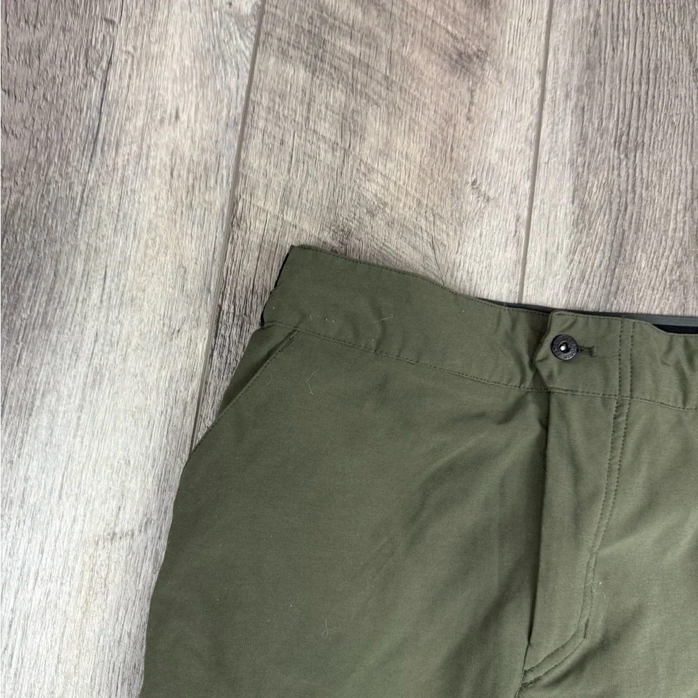 North Face Mens Olive Hiking Shorts‎